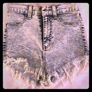 Super stretchy frayed jean shorts